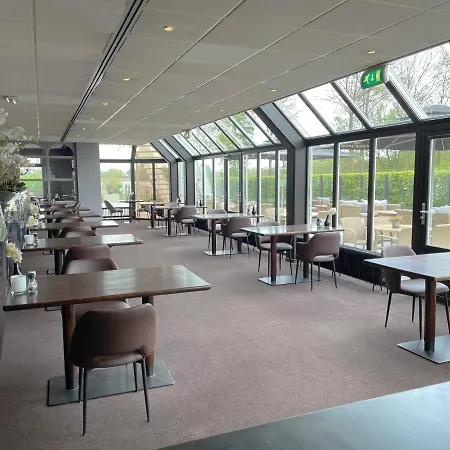酒店 斯海尔托亨博斯弗莱彻餐厅酒店 4*