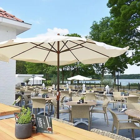 酒店 斯海尔托亨博斯弗莱彻餐厅酒店 罗斯马伦